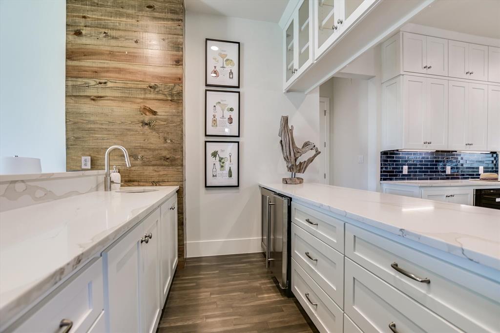 Legendary Estates On Lake Lbj - Residential