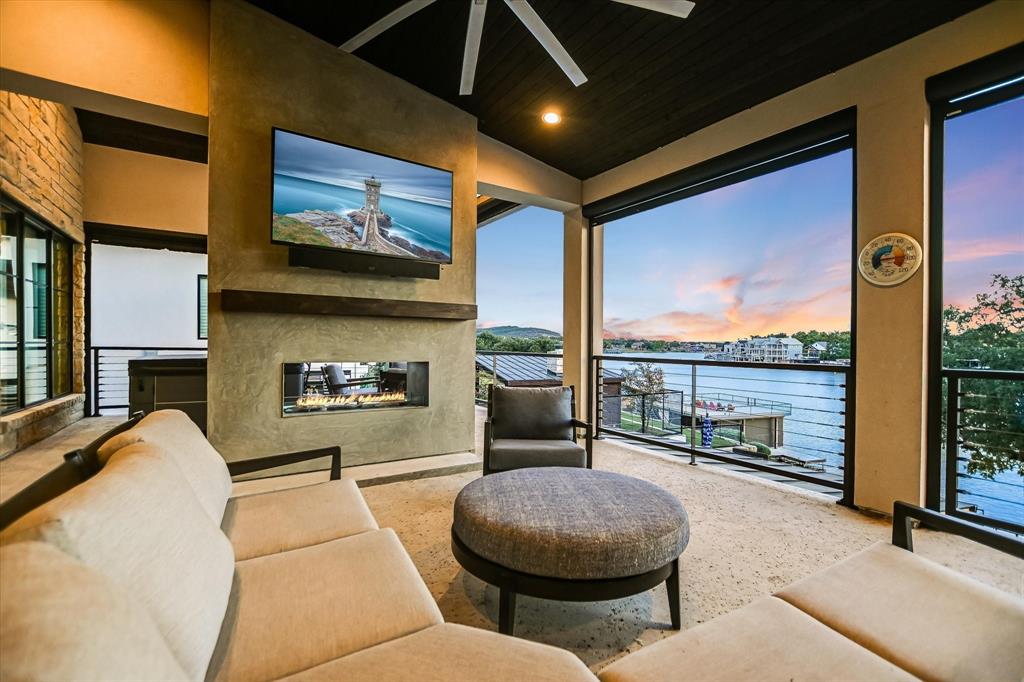 Legendary Estates On Lake Lbj - Residential