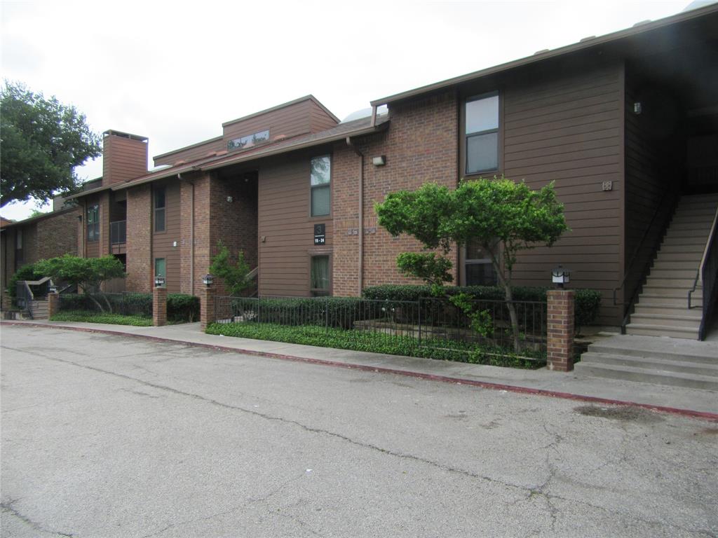 NICE SECOND FLOOR CONDO WITH VAULTED CEILINGS AND SKYLIGHTS,  NICE OPEN FLOOR PLAN,  LUXURY VINYL PLANK FLOORING, ELECTRIC FIREPLACE, LOTS OF UPDATES, WASHER AND DRYER, HUGE WALK IN CLOSET.  ACCESS GATES,  COVERED PARKING.  GREAT CONDO.
