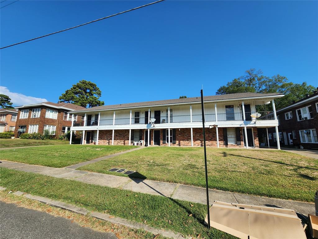 Steady income here...a rare find in Shreveport...tenants pay all there utilities...all units have central heat and air. Expenses did not include the cost of taxes and insurance.