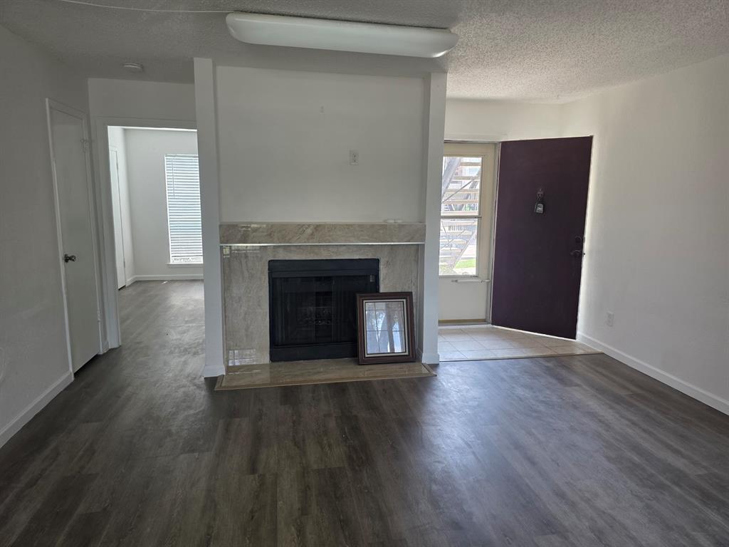 creekbend condo ph 01-06 - Residential