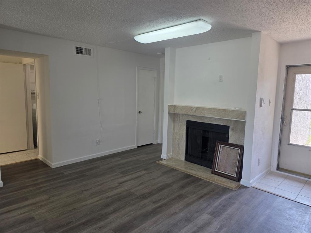 creekbend condo ph 01-06 - Residential