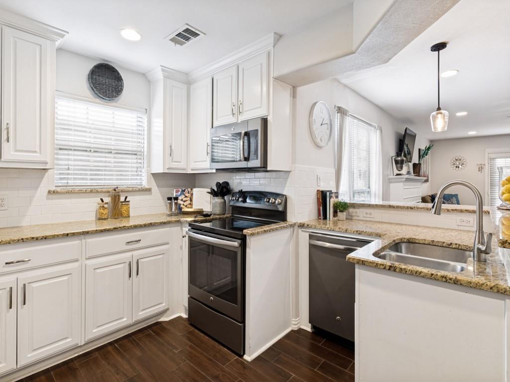 Timberleaf Lane Twnhms - Residential