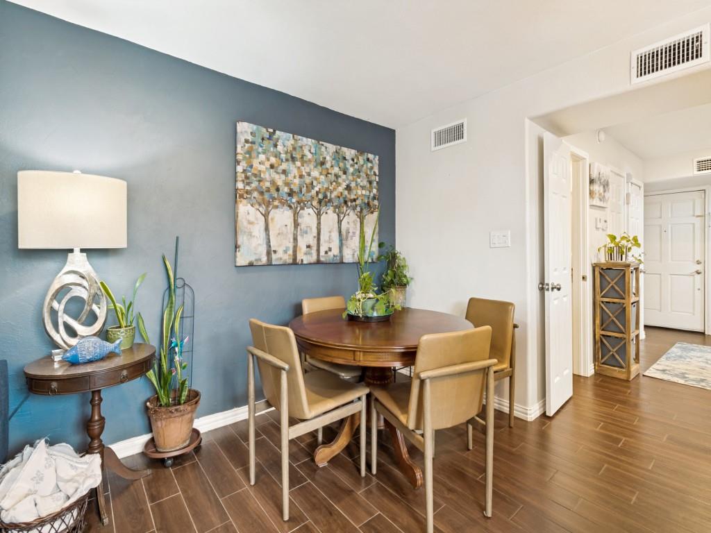 Timberleaf Lane Twnhms - Residential