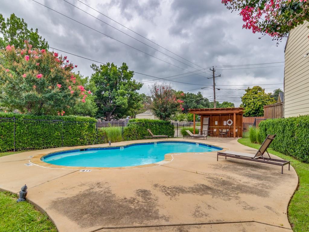 Timberleaf Lane Twnhms - Residential