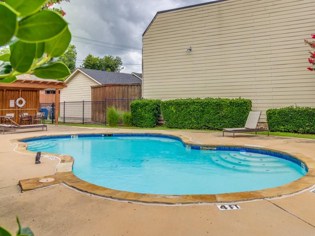 Timberleaf Lane Twnhms - Residential