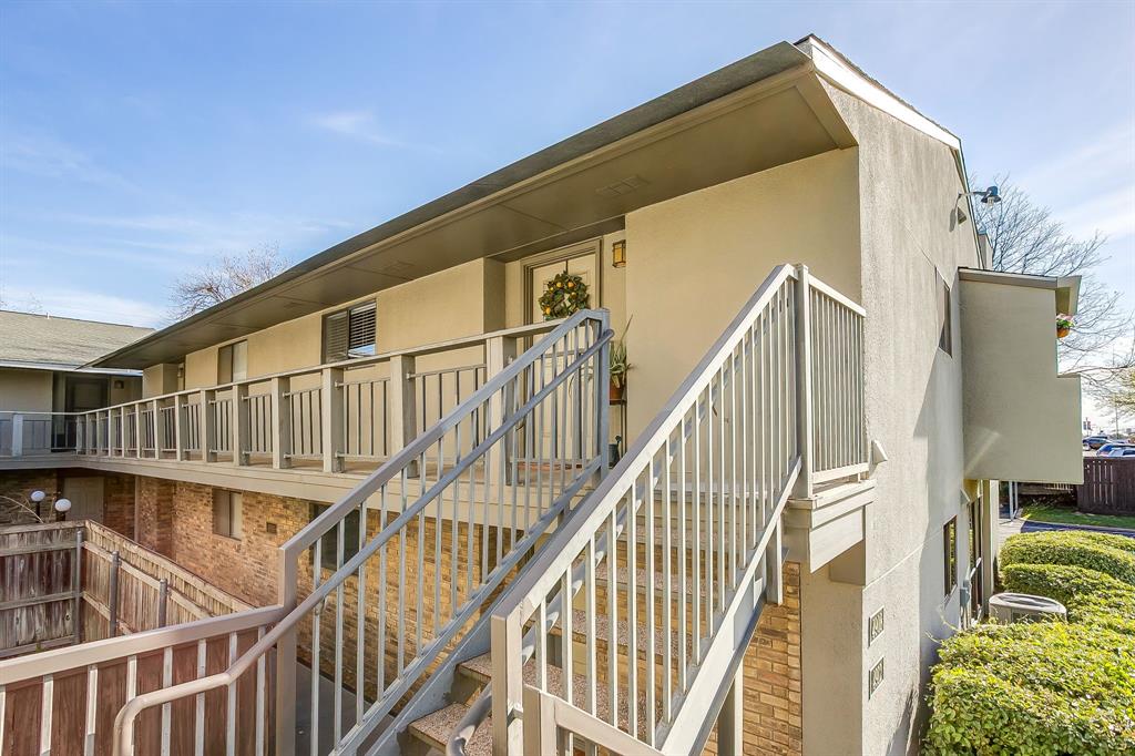 Prime area, sellers are motivated! Say Hello to this charming 2-bedroom, 2-bathroom end-unit condo offering 1,026 square feet of comfortable living in a highly convenient location just off Camp Bowie. This well-situated condo provides the perfect blend of accessibility and privacy. As an end unit, it enjoys additional natural light and a quieter setting than interior units. The functional layout offers two spacious bedrooms and two full bathrooms, making it ideal for roommates, guests, or a home office setup. The living and dining areas flow comfortably together, creating an inviting space for relaxing or entertaining, while the kitchen is conveniently positioned for everyday living and easy meal preparation. Location is a major highlight situated just off Camp Bowie with quick access to major highways, making commuting, dining, shopping, and entertainment throughout the city simple and convenient. The property also includes two dedicated parking spaces, adding everyday convenience for homeowners and guests. Whether you're a first-time buyer, downsizing, or looking for an investment opportunity, this condo offers comfort, convenience, and a fantastic location. Close access to Trinity Trails, Botanical Gardens and 10 min from TCU.