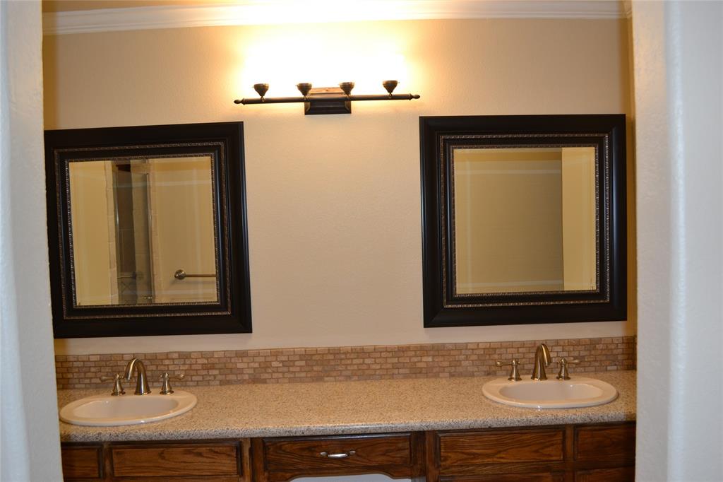 Town & Country Village Brock Add - Residential Lease