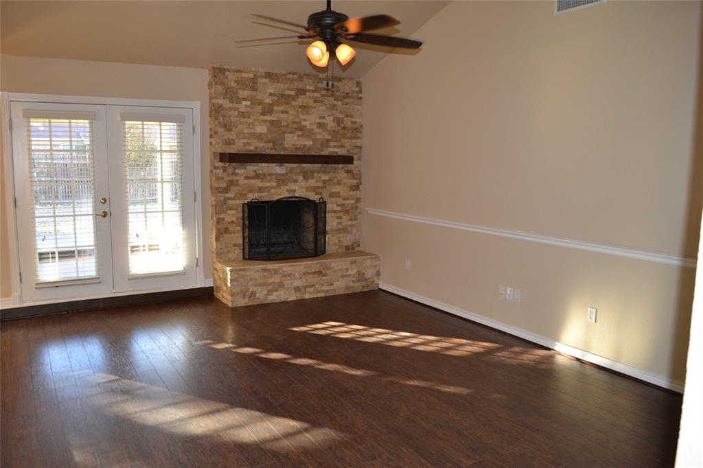 Town & Country Village Brock Add - Residential Lease