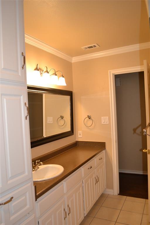 Town & Country Village Brock Add - Residential Lease