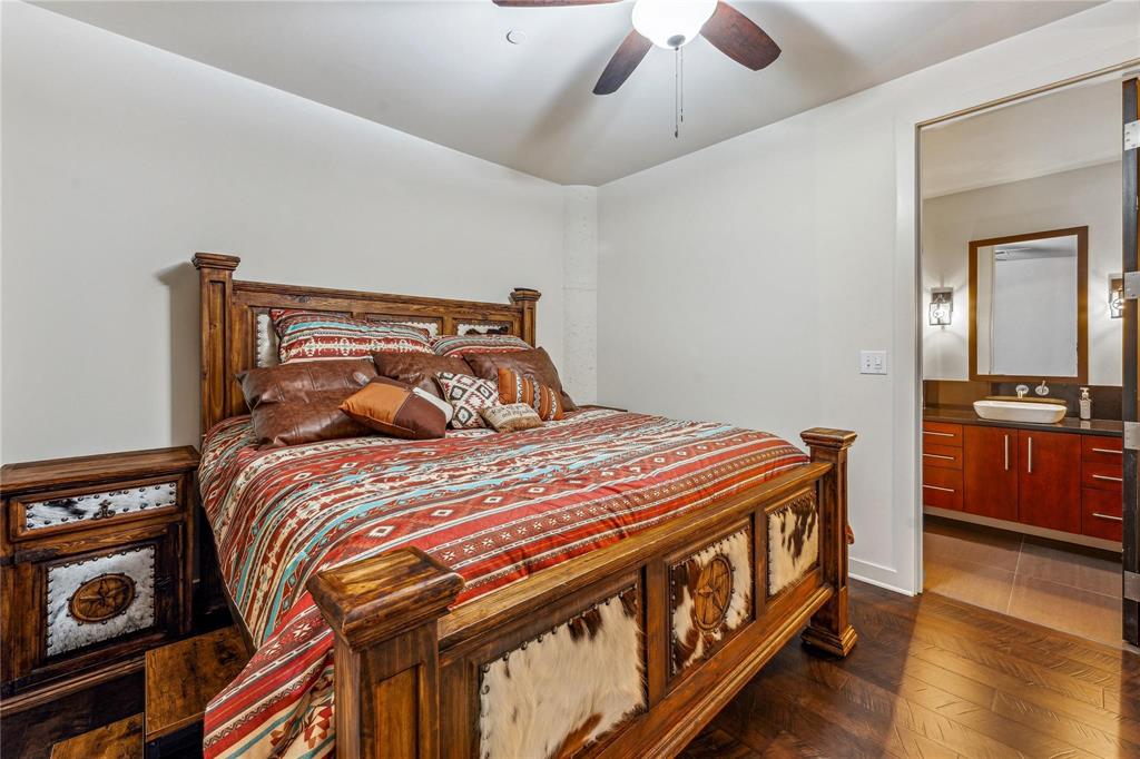 One Montgomery Plaza - Residential