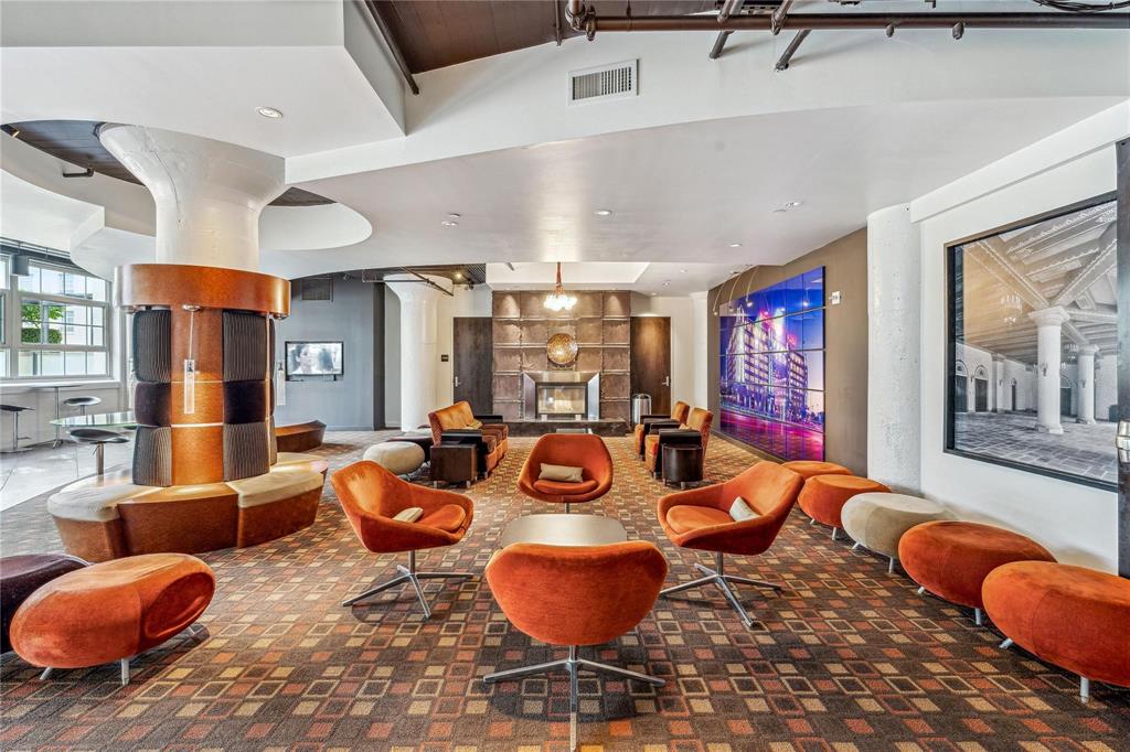 One Montgomery Plaza - Residential