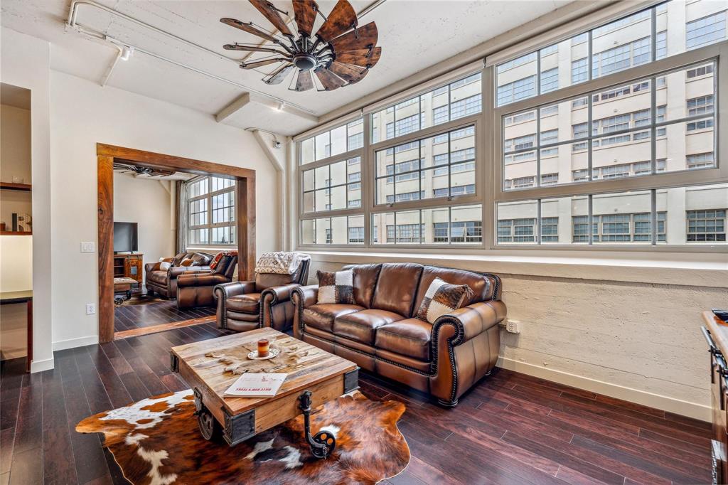 One Montgomery Plaza - Residential
