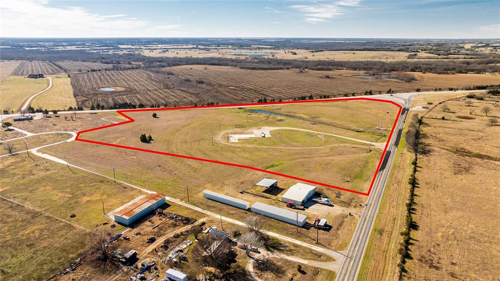 13.961 acres of prime real estate. Perfect location for convenience store, commercial business, restaurant, or anything else that needs a high traffic location. Property sits at the intersection of SH-271 & Airport road. Paris Cox Field Airport is only 1.3 miles east of property. It doesn't get any better commercial property than this. Bring your business and start earning. Unlimited Potential.