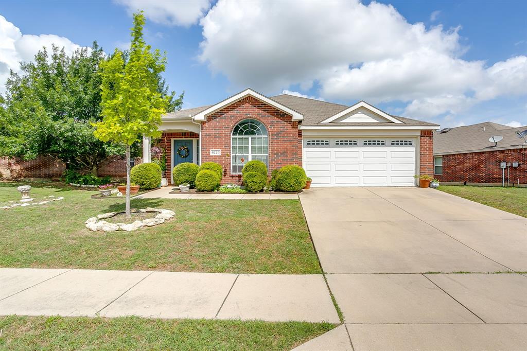 Open floor plan home located on a quiet cul-de-sac near the community park in the Stone Creek neighborhood of Fort Worth. Four bedrooms with two spacious living areas. Large kitchen with tile floors, stainless appliances, and island with barstool seating. Primary bedroom has huge walk-in closet, and primary bathroom includes a jetted tub with separate shower. Large backyard pergola and covered patio. ROOF WAS REPLACED on June 24 with Class 3 shingles for wind and hail resistance.