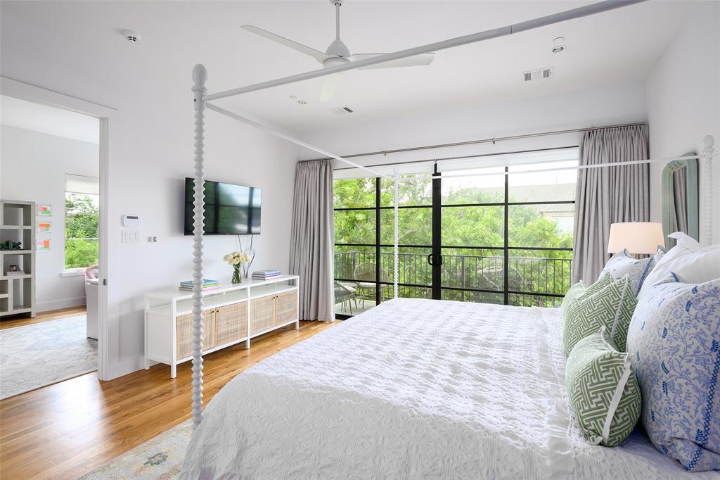 Holland Ave Bldg 4227 4223- - Residential