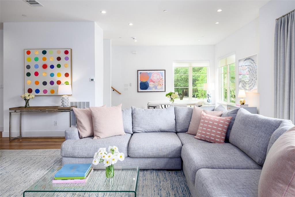Holland Ave Bldg 4227 4223- - Residential