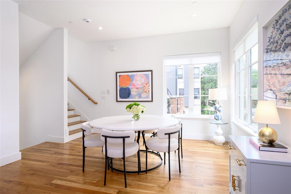 Holland Ave Bldg 4227 4223- - Residential