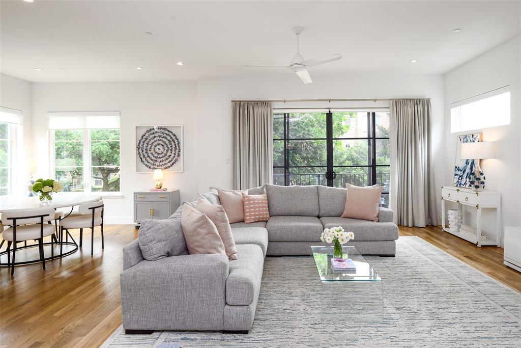 Holland Ave Bldg 4227 4223- - Residential