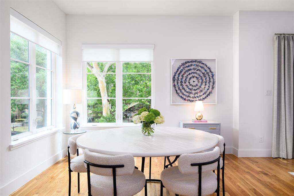 Holland Ave Bldg 4227 4223- - Residential