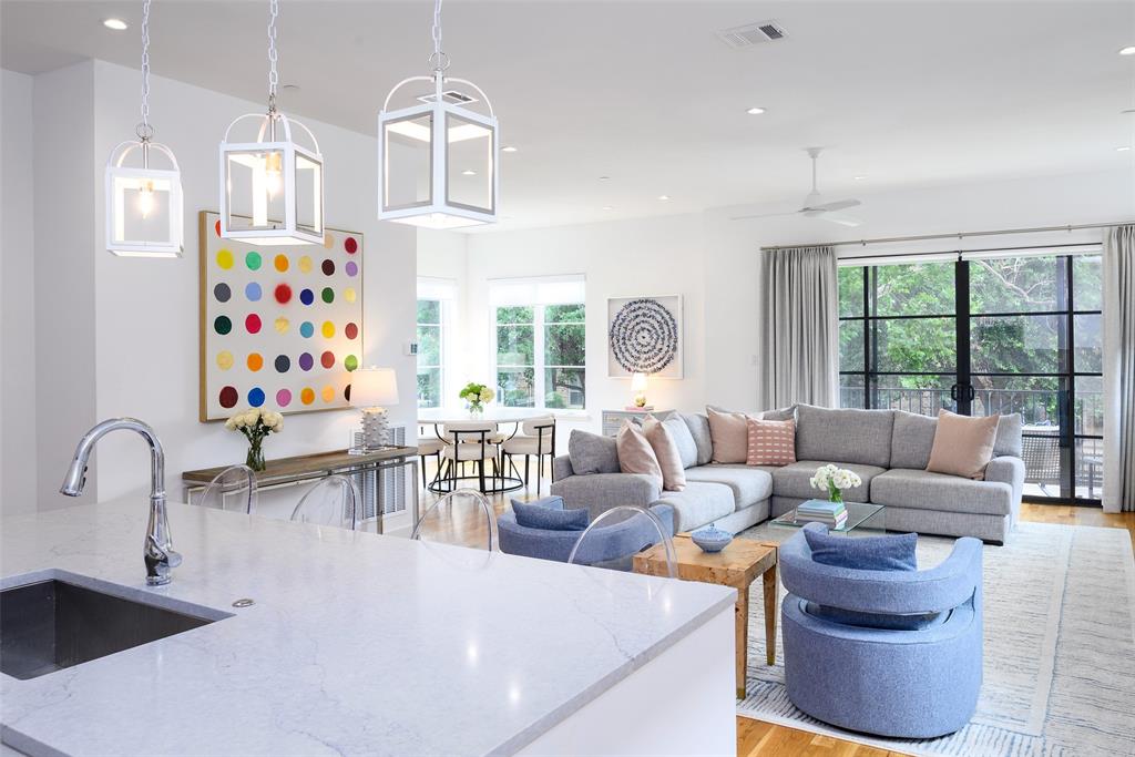Holland Ave Bldg 4227 4223- - Residential