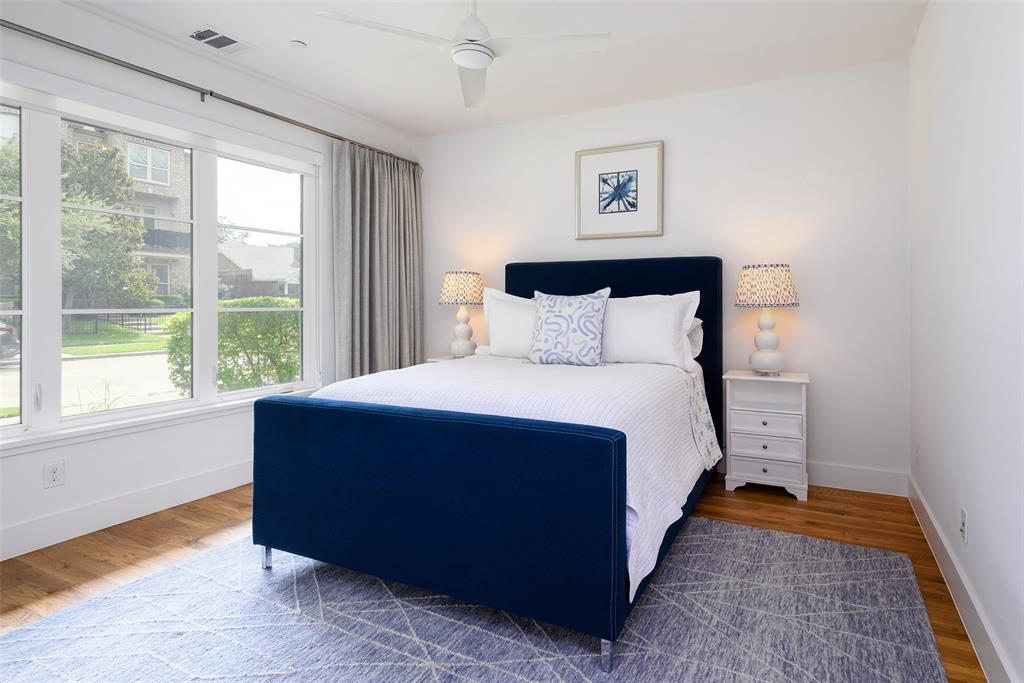 Holland Ave Bldg 4227 4223- - Residential