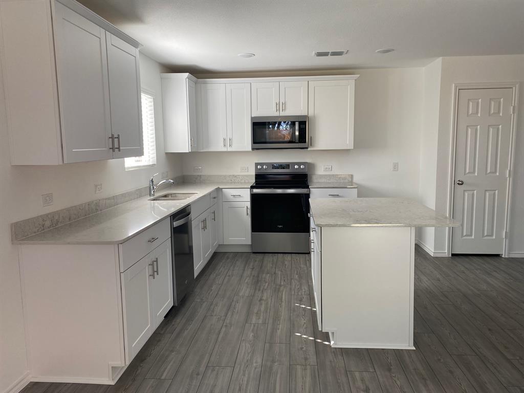 Lake Meadow Ph 1 - Residential Lease
