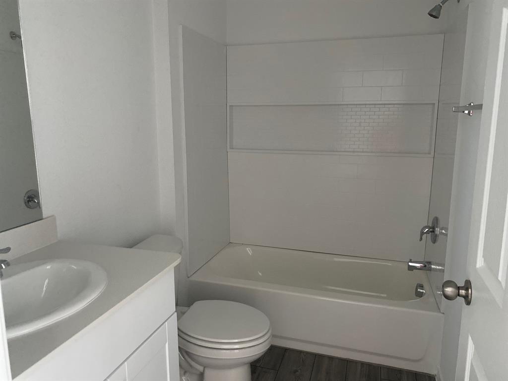 Lake Meadow Ph 1 - Residential Lease