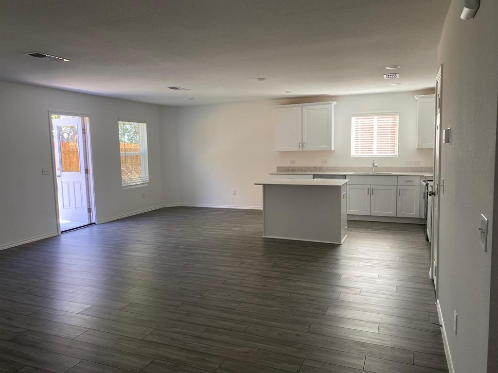 Lake Meadow Ph 1 - Residential Lease