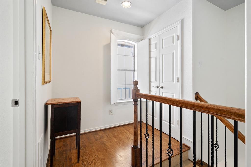 4222 Bowser - Residential