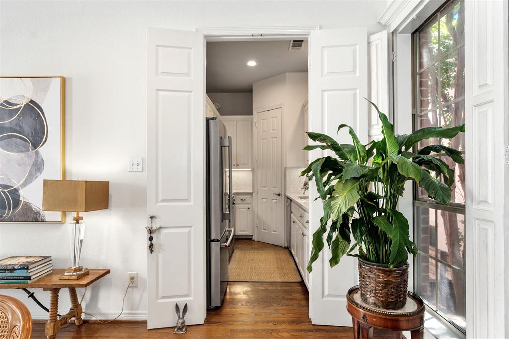 4222 Bowser - Residential
