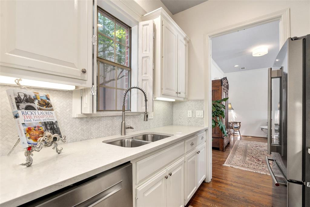 4222 Bowser - Residential