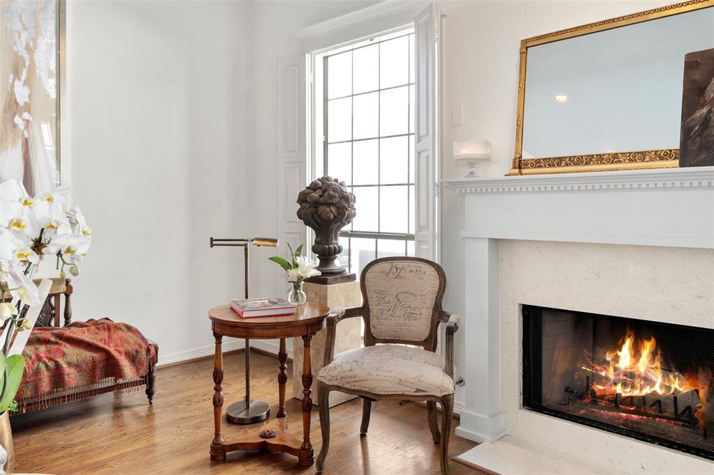 4222 Bowser - Residential