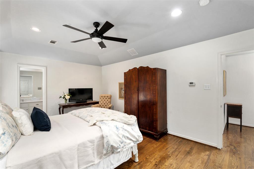 4222 Bowser - Residential