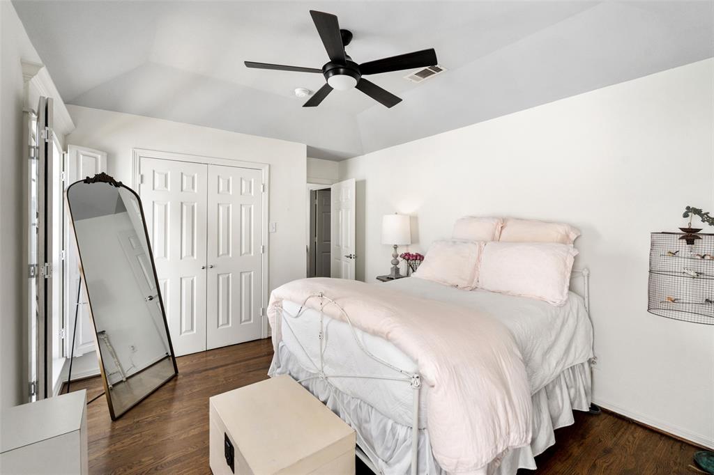 4222 Bowser - Residential