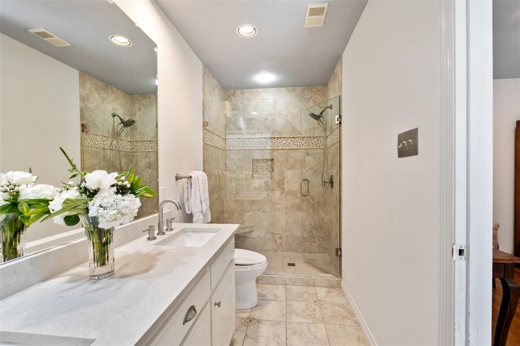 4222 Bowser - Residential