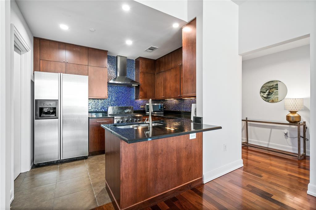 M Central Residences Condo - Residential Lease