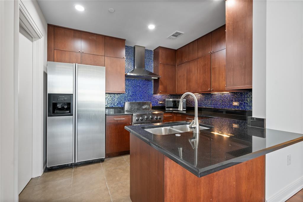 M Central Residences Condo - Residential Lease
