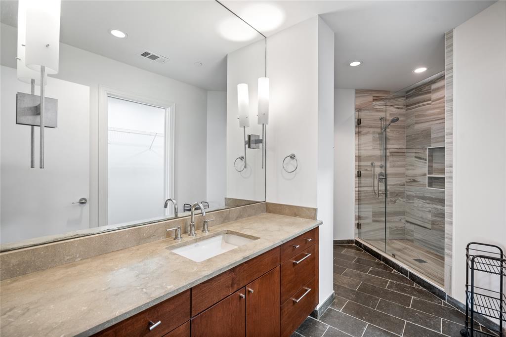 M Central Residences Condo - Residential Lease