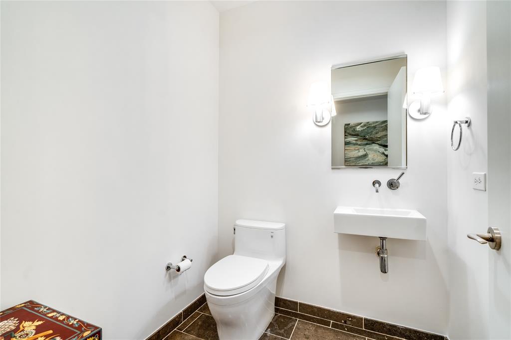 M Central Residences Condo - Residential Lease