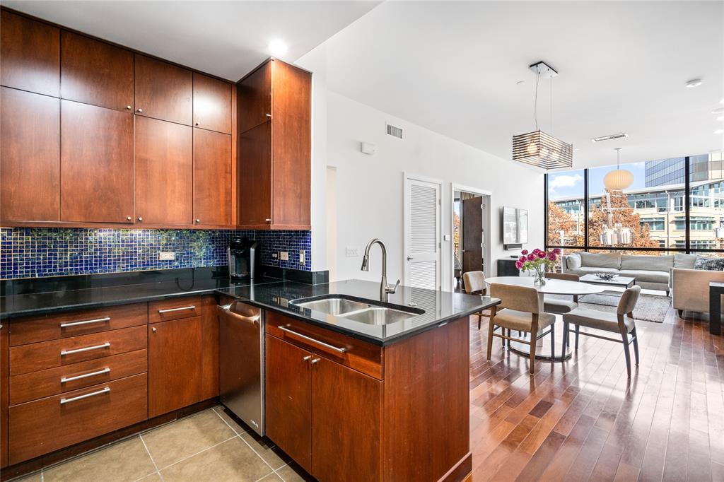 M Central Residences Condo - Residential Lease