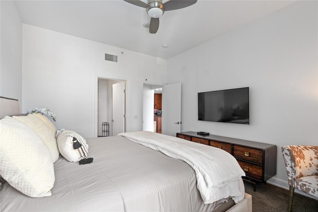 M Central Residences Condo - Residential Lease