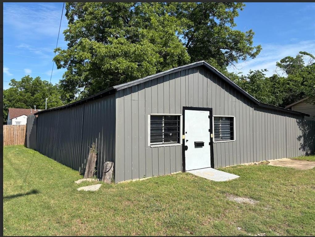Silver Lake Add - Commercial Sale