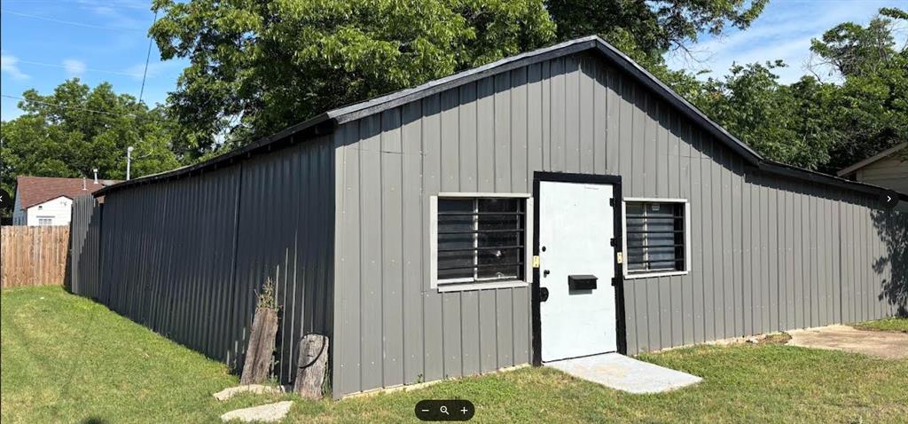 Silver Lake Add - Commercial Sale
