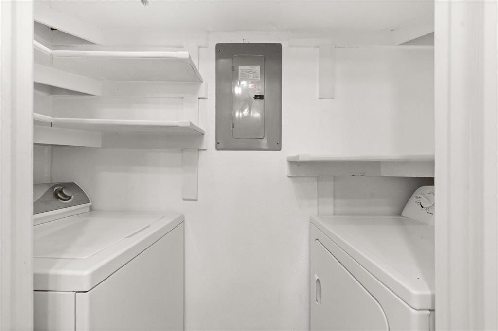 Cloisters Condo The - Residential
