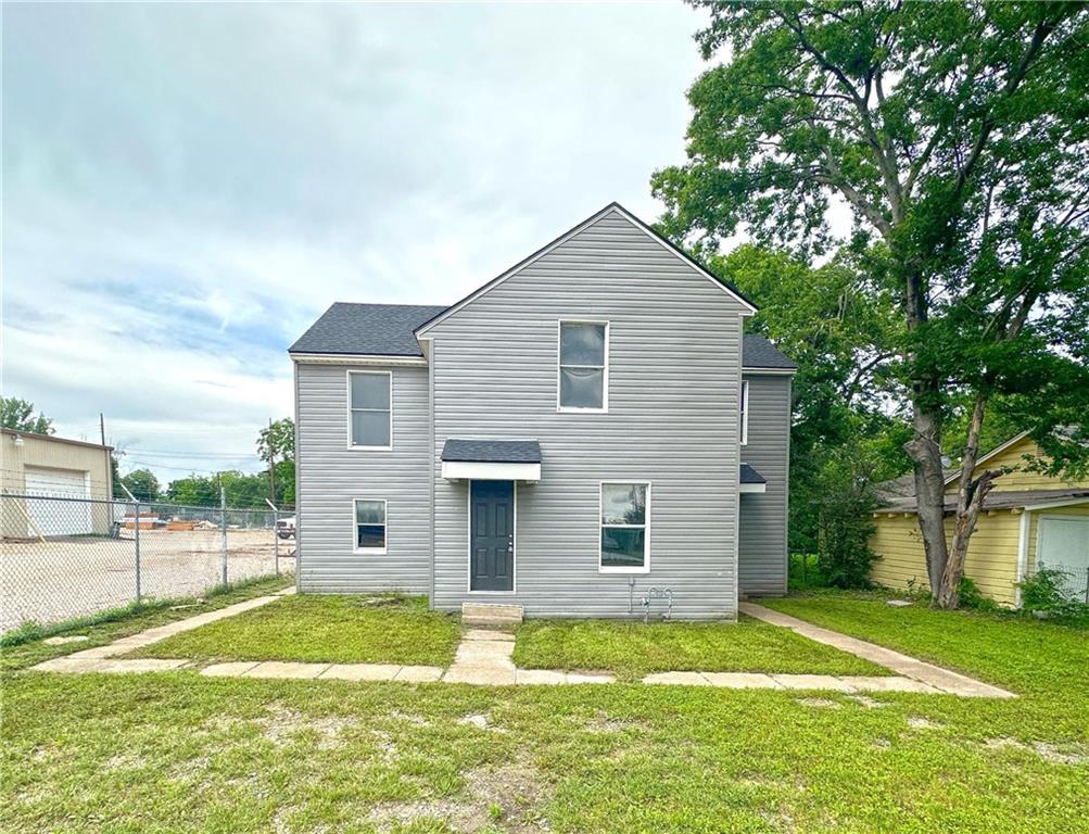 Check out this multi-family property on S. 30th Street. Close proximity to S. Valley Mills Drive, IH-35 and various shopping and restaurants. This multi-family property consists of two (2) units. Unit A is a 2BR / 1BA, 660 SF, upstairs unit. Unit B is a 2BR / 1BA, 700 SF, downstairs unit. Buyer and buyer’s agent to verify all details. This property can be sold as a one-off or grouped with other properties as an investment package. For further details, please ask.