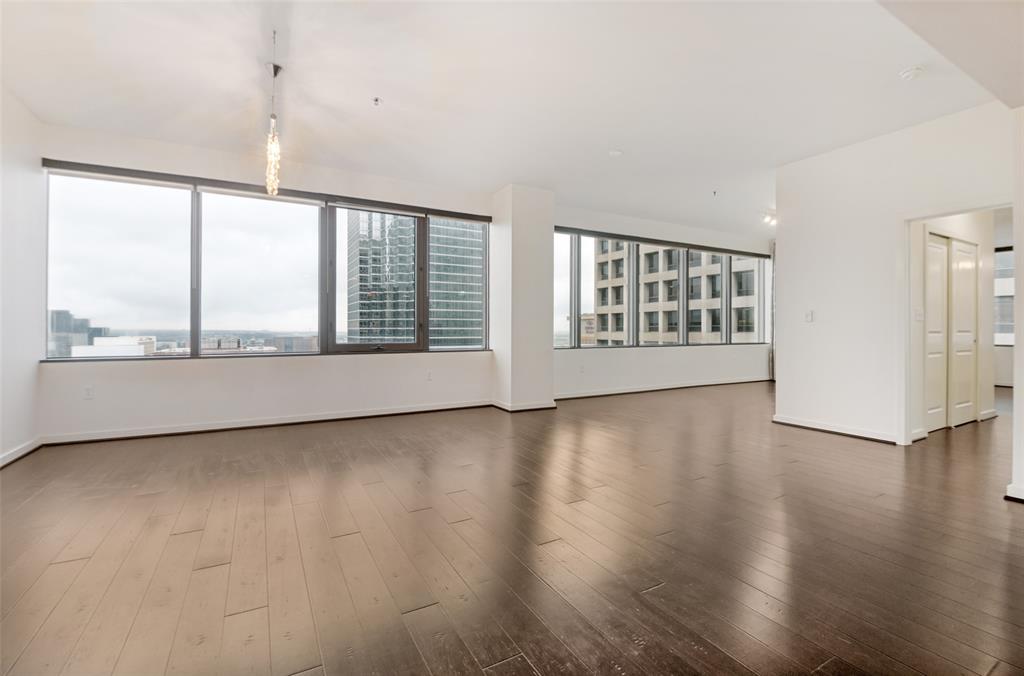 Metropolitan 1200 Main St Condo - Residential