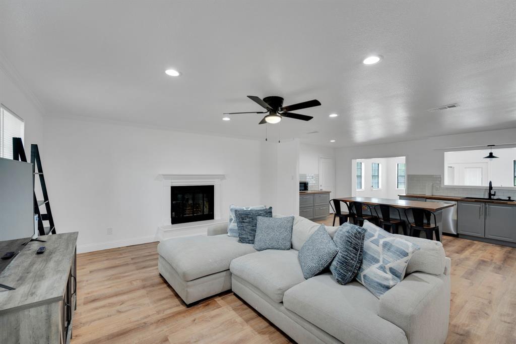 Hillview Rev - Residential
