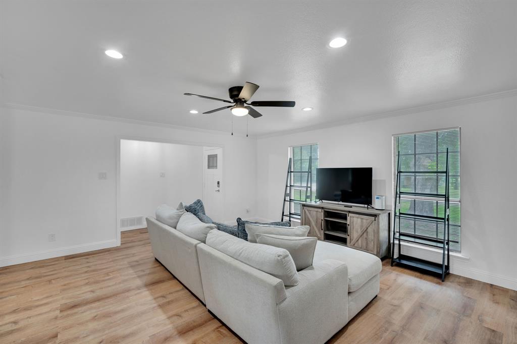 Hillview Rev - Residential