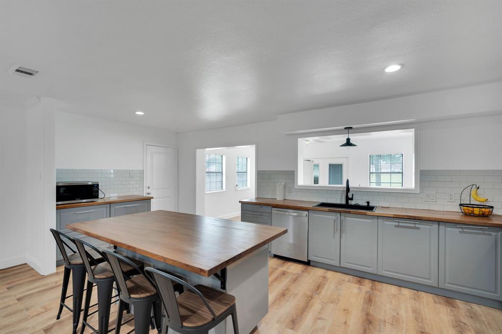 Hillview Rev - Residential